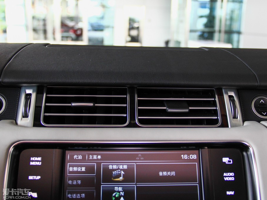 2014��� 3.0 TDV6 Vogue SE