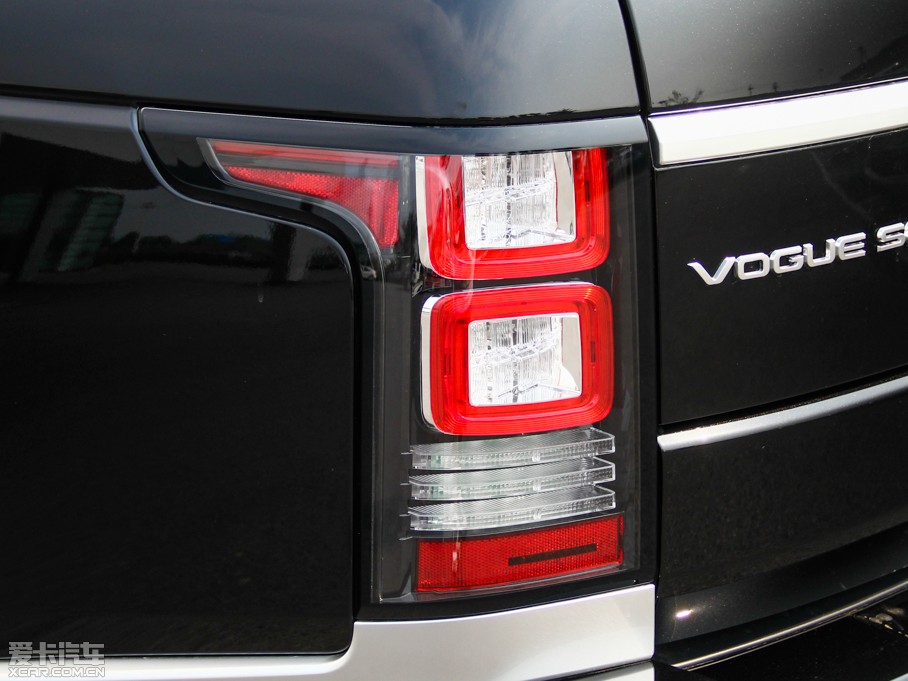 2014��� 3.0 TDV6 Vogue SE