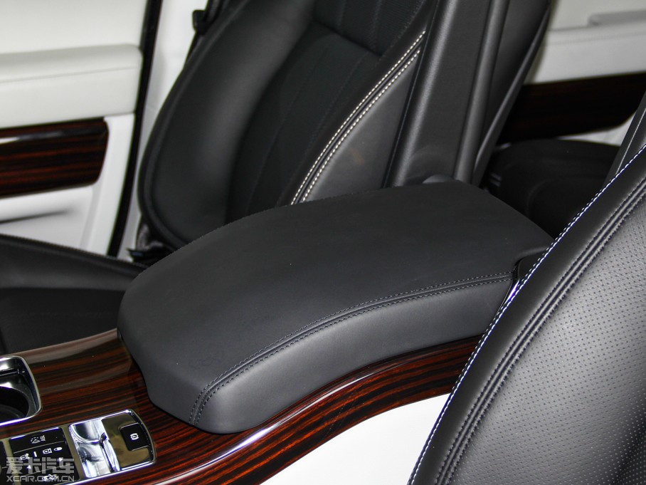 2014��� 3.0 TDV6 Vogue SE