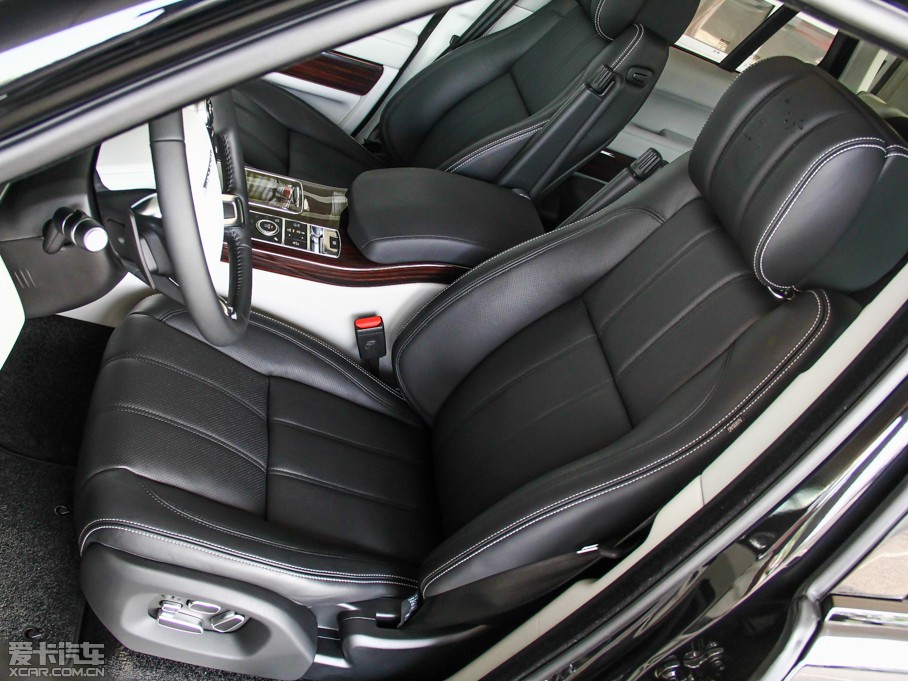 2014��� 3.0 TDV6 Vogue SE