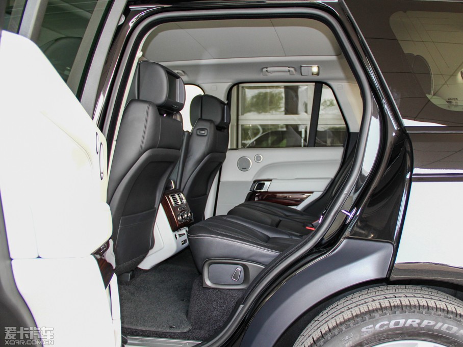 2014��� 3.0 TDV6 Vogue SE