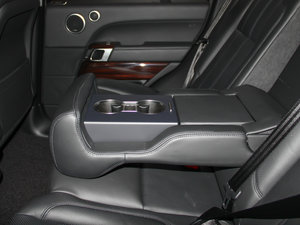 2014款3.0 V6 SC Vogue SE 后排中央扶手
