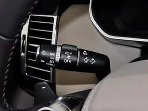 2014款3.0L V6 SC Vogue Se 创世加长版 中控区