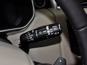 2014款3.0L V6 SC Vogue Se 创世加长版 中控区