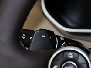 2014款3.0L V6 SC Vogue Se 创世加长版 中控区