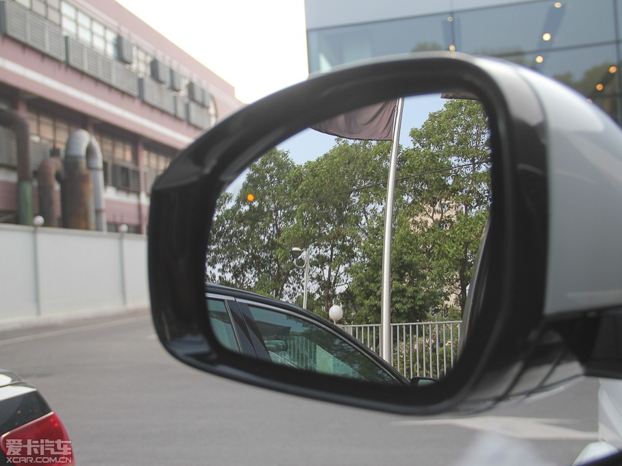 2014lF Ĵ 3.0 V6 SC SE