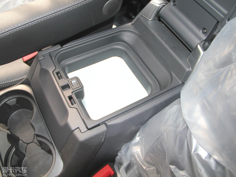 2014lF Ĵ 3.0 V6 SC SE