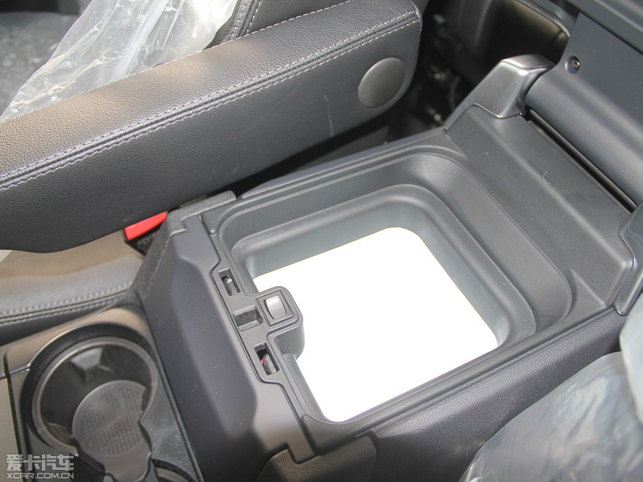 2014lF Ĵ 3.0 V6 SC SE