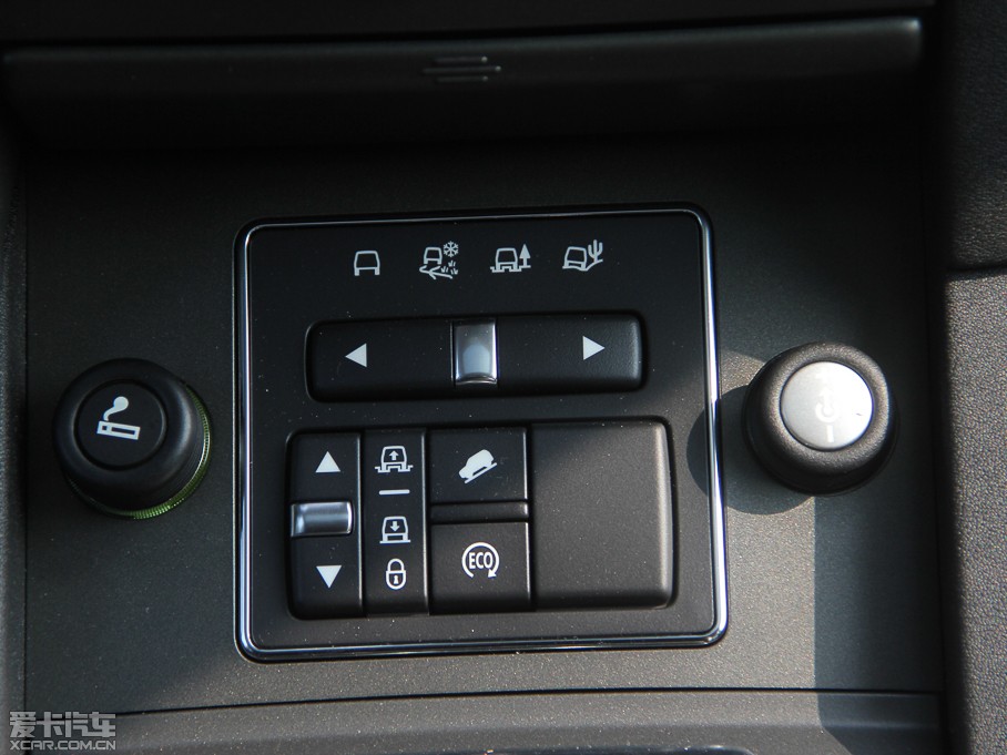 2014lF Ĵ 3.0 V6 SC SE