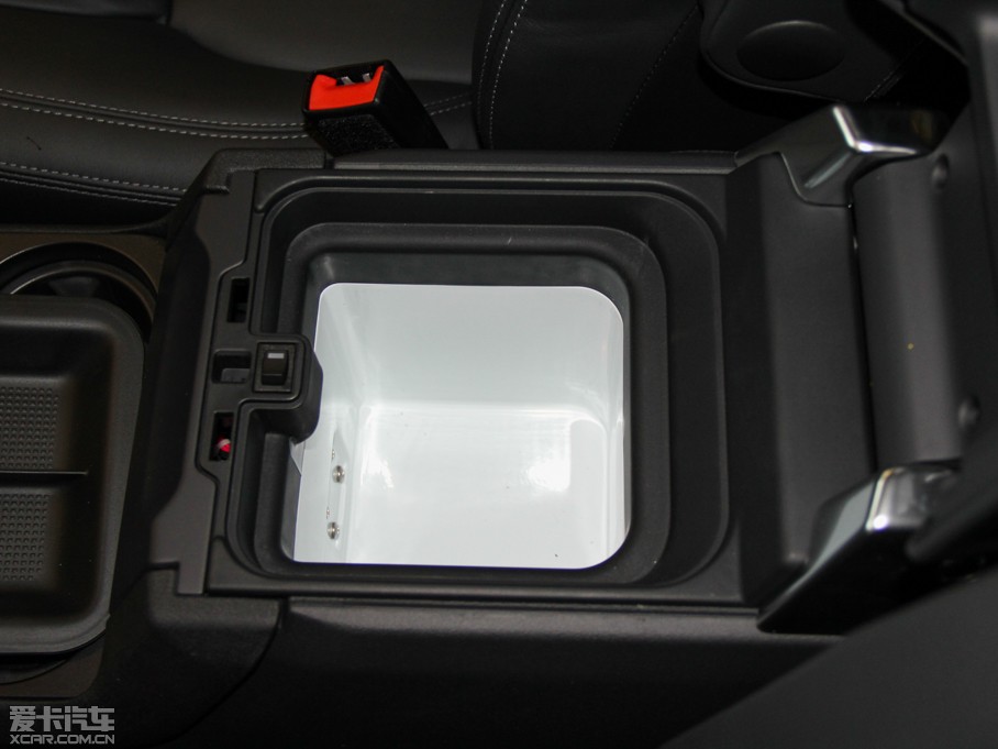 2014lF Ĵ 3.0 V6 SC HSE Luxury