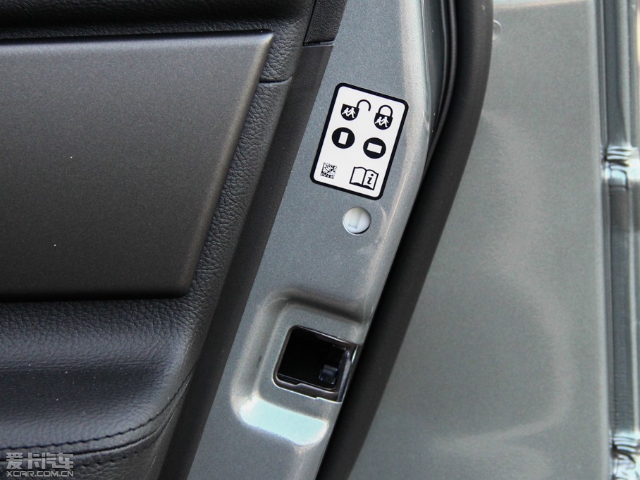 2014lF Ĵ 3.0 V6 SC HSE