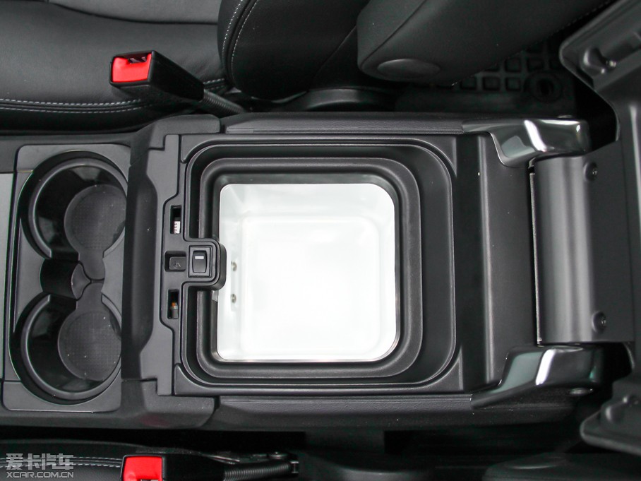 2014lF Ĵ 3.0 V6 SC HSE