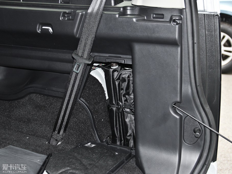 2014l(f)F Ĵ 3.0 V6 XXV 25