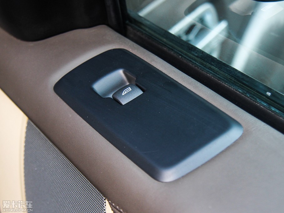 2014lF Ĵ 3.0 V6 SC HSE Luxury