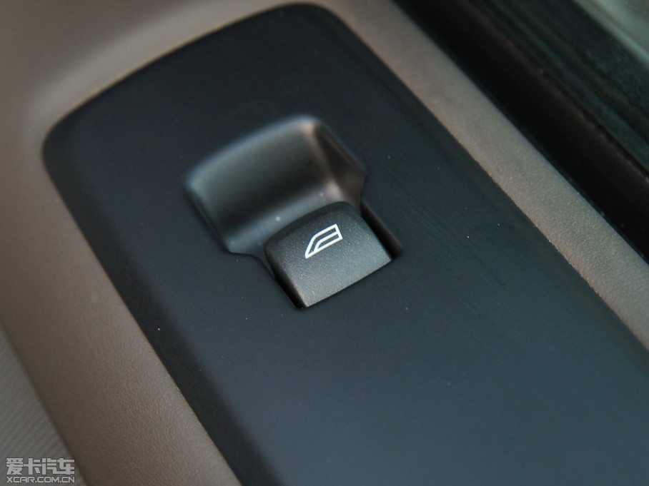 2014lF Ĵ 3.0 V6 SC HSE Luxury