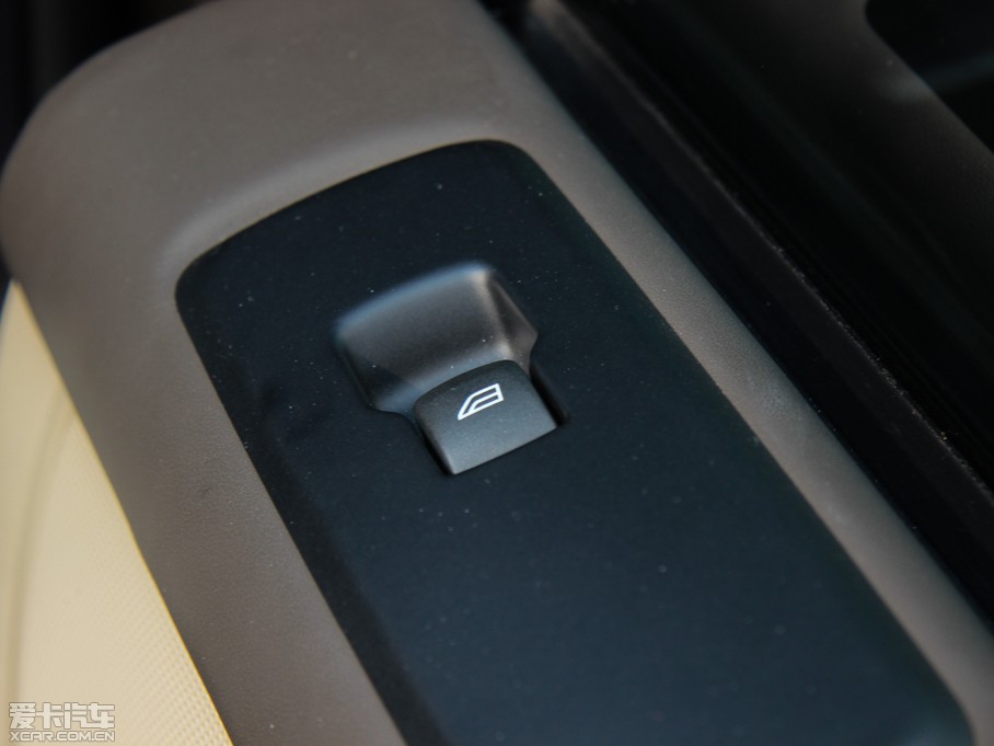 2014lF Ĵ 3.0 V6 SC HSE Luxury