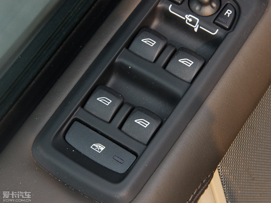 2014lF Ĵ 3.0 V6 SC HSE Luxury