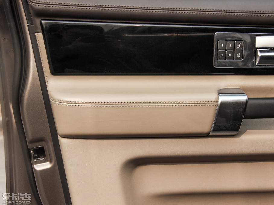 2014lF Ĵ 3.0 V6 SC HSE Luxury