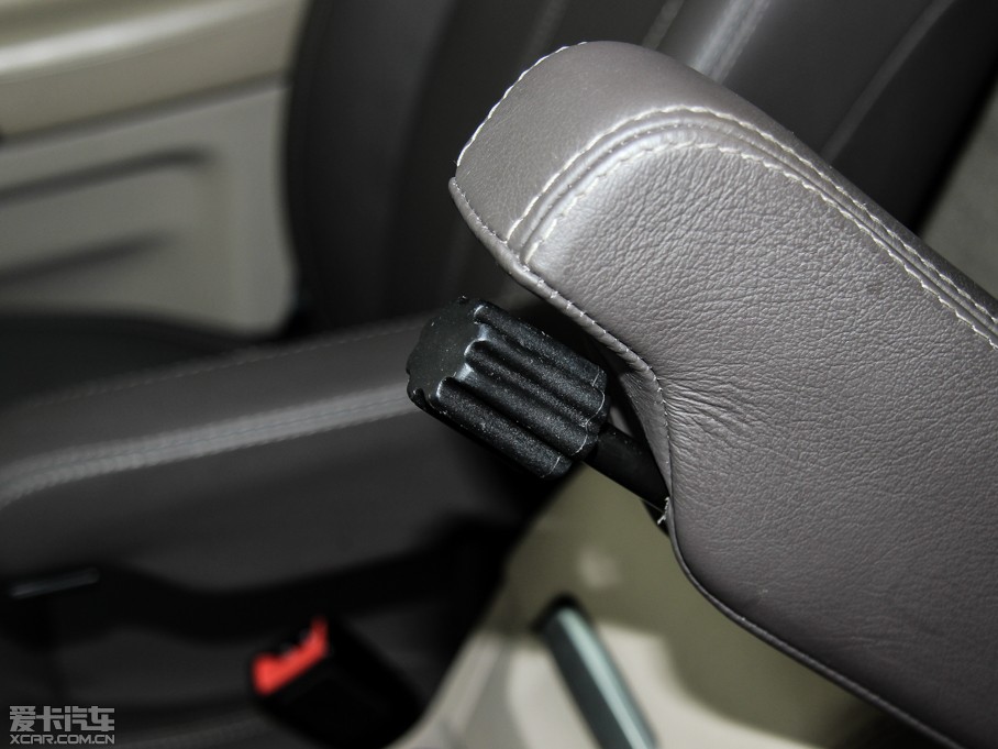 2014lF Ĵ 3.0 V6 SC HSE Luxury