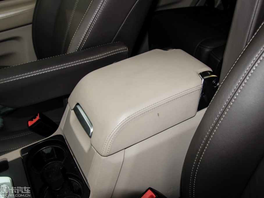 2014lF Ĵ 3.0 V6 SC HSE Luxury