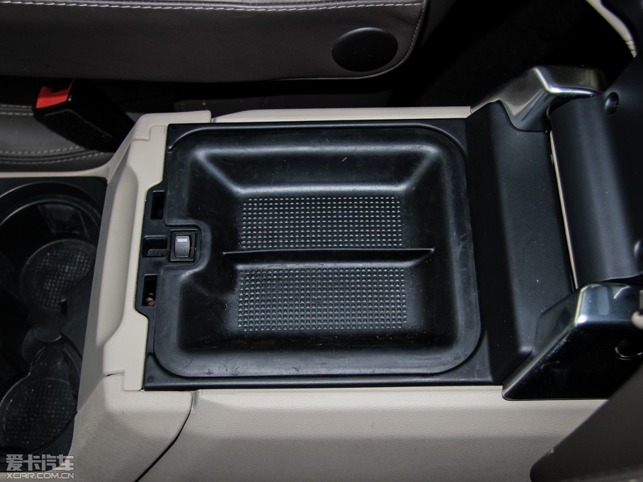 2014lF Ĵ 3.0 V6 SC HSE Luxury