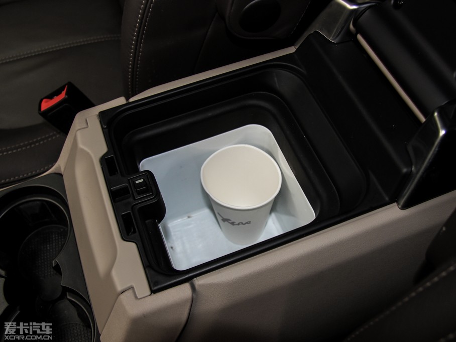 2014l(f)F Ĵ 3.0 V6 SC HSE Luxury