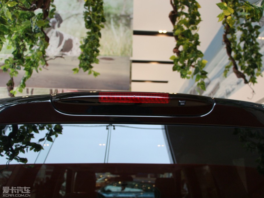 2014lF Ĵ 3.0 V6 SC SE