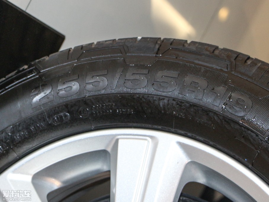 2014lF Ĵ 3.0 V6 SC SE