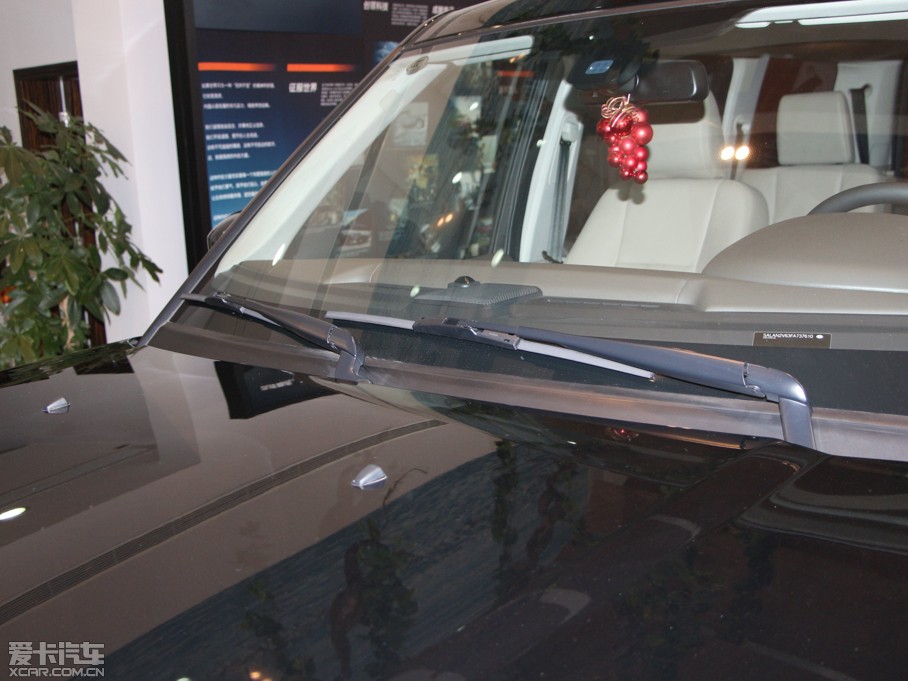 2014lF Ĵ 3.0 V6 SC SE