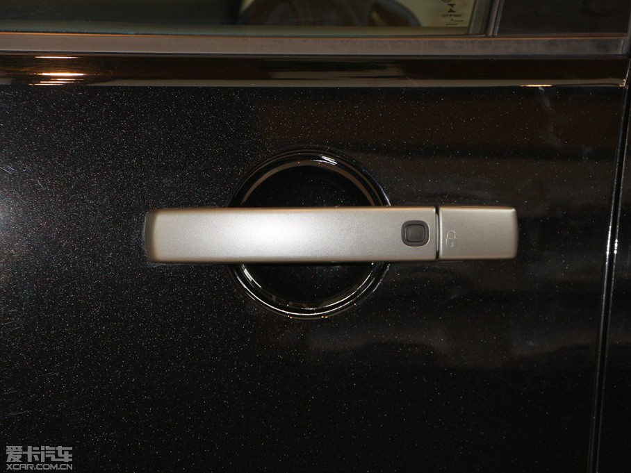 2014l(f)F Ĵ 3.0 V6 SC SE