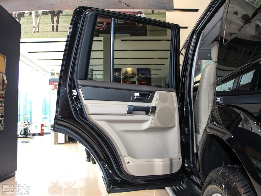 2014lF Ĵ 3.0 V6 SC SE