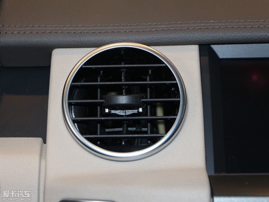 2014lF Ĵ 3.0 V6 SC SE