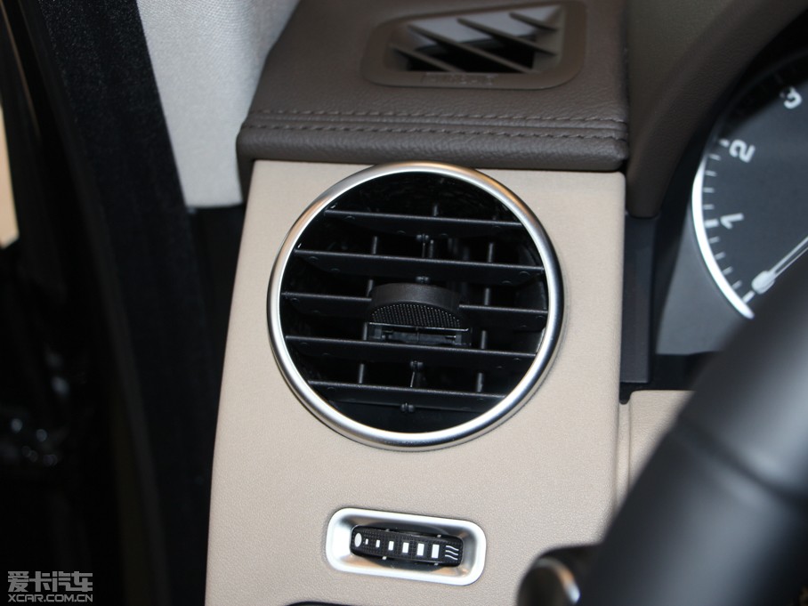 2014lF Ĵ 3.0 V6 SC SE