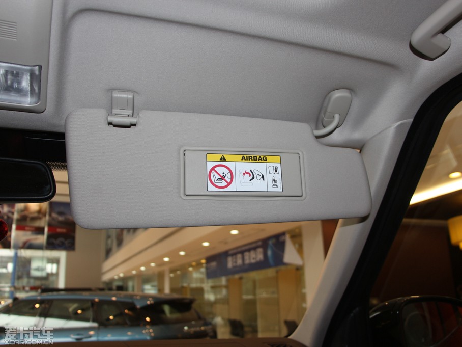 2014lF Ĵ 3.0 V6 SC SE