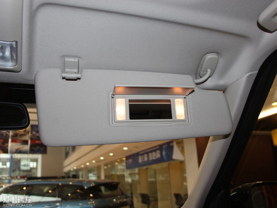 2014lF Ĵ 3.0 V6 SC SE