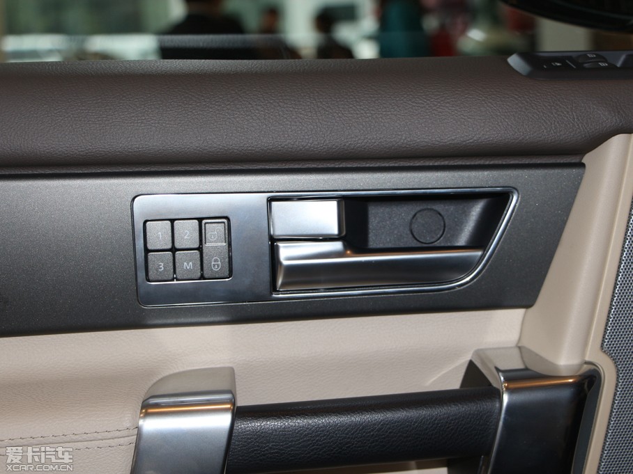 2014lF Ĵ 3.0 V6 SC SE