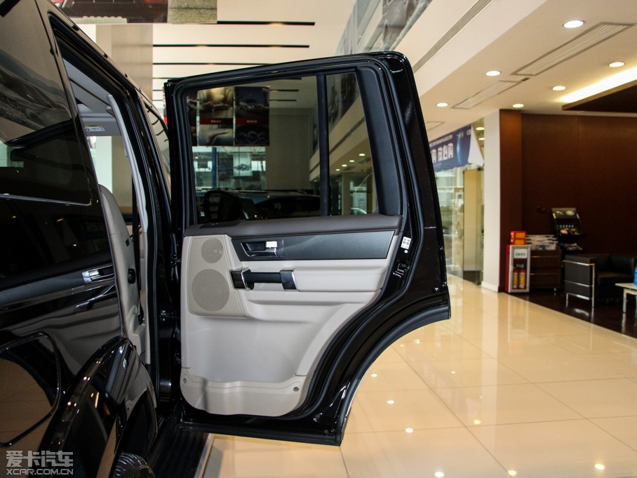 2014l(f)F Ĵ 3.0 V6 SC SE