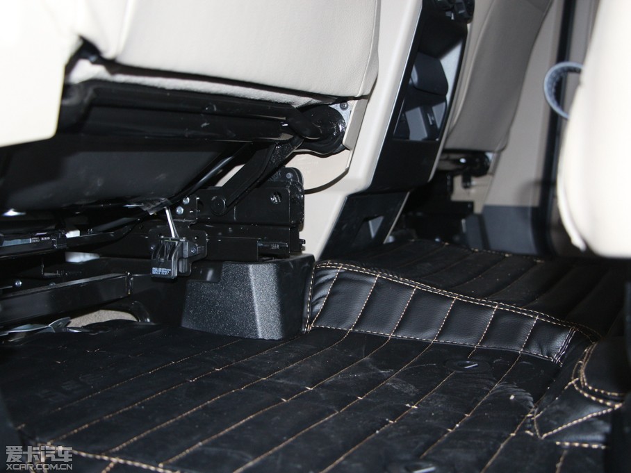 2014lF Ĵ 3.0 V6 SC SE