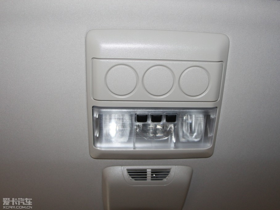 2014lF Ĵ 3.0 V6 SC SE