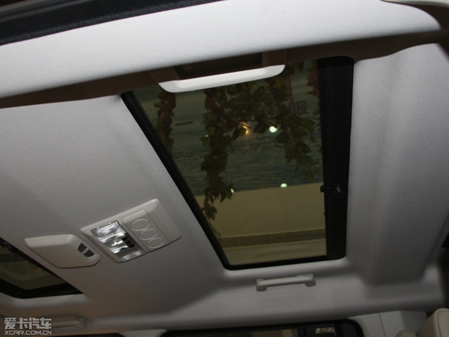 2014lF Ĵ 3.0 V6 SC SE