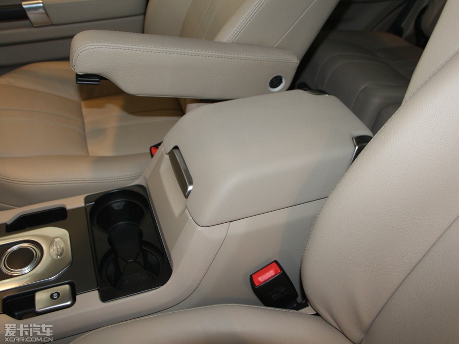 2014lF Ĵ 3.0 V6 SC SE