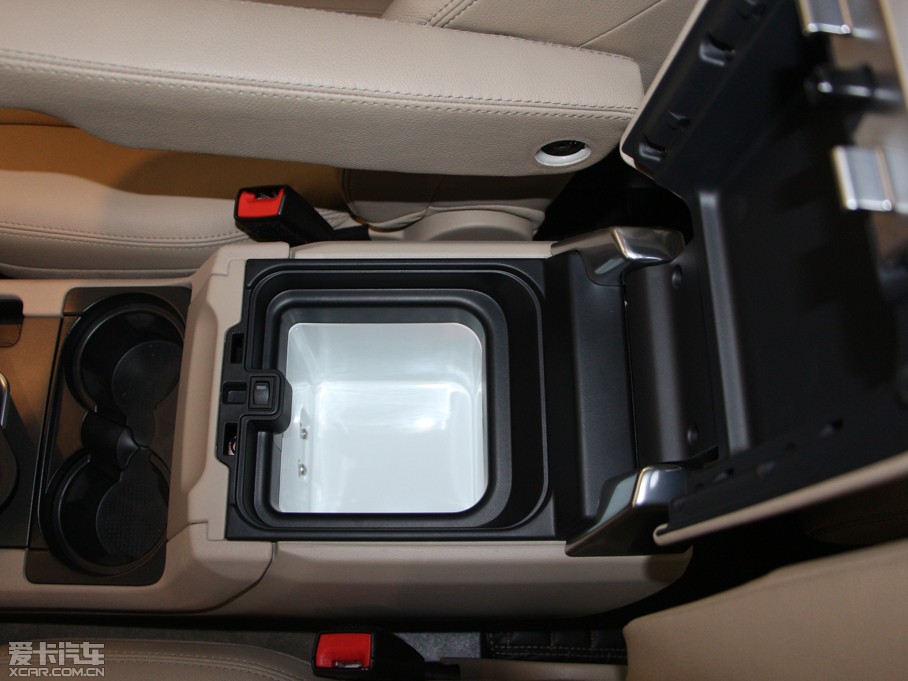 2014lF Ĵ 3.0 V6 SC SE