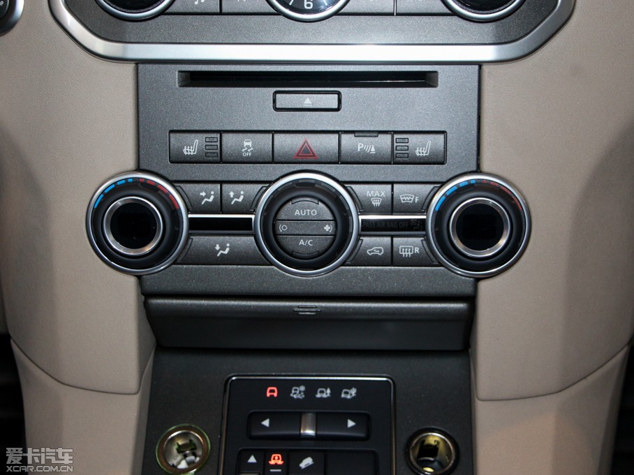 2014lF Ĵ 3.0 V6 SC SE