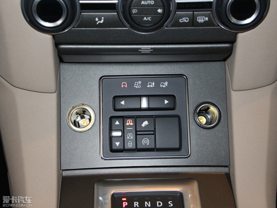 2014l(f)F Ĵ 3.0 V6 SC SE