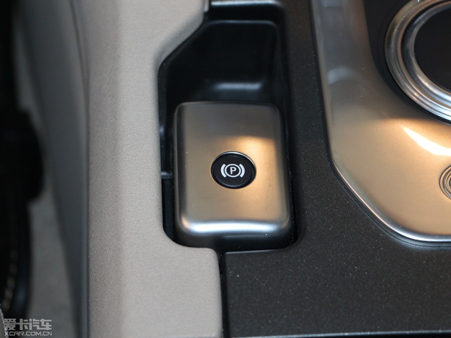 2014lF Ĵ 3.0 V6 SC SE