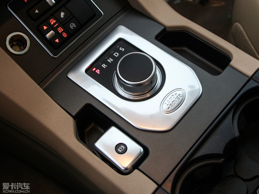 2014lF Ĵ 3.0 V6 SC SE