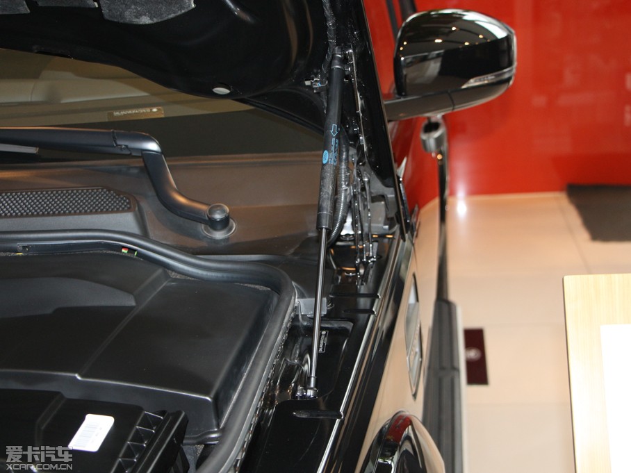 2014lF Ĵ 3.0 V6 SC SE