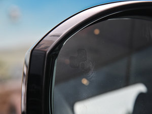 2014Ĵ 3.0 V6 XXV 25 ^