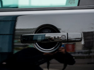 2014Ĵ 3.0 V6 XXV 25 ^