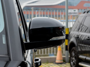 2014Ĵ 3.0 V6 XXV 25 ^